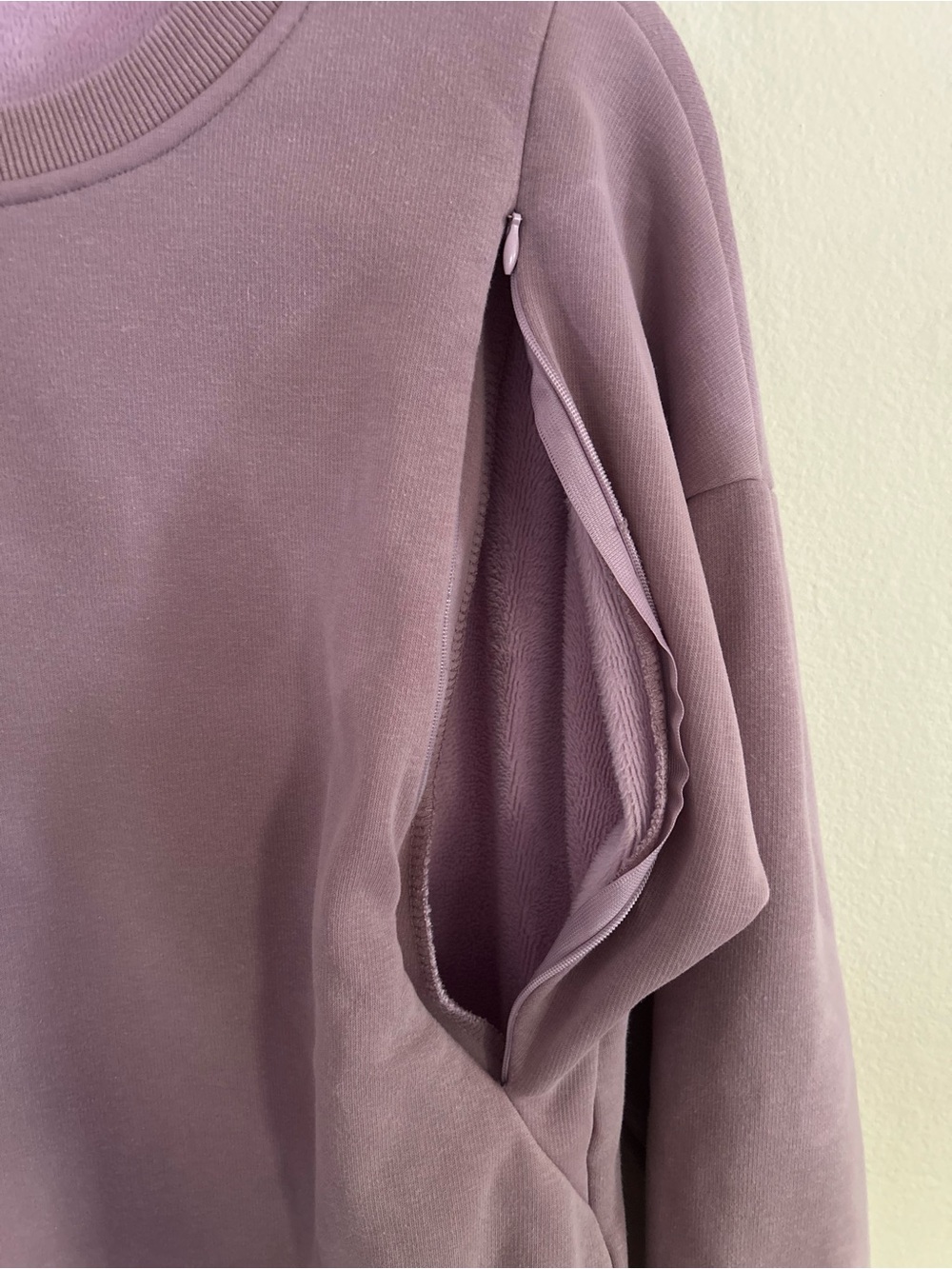 Lot of 2 large Smallshow nursing/breastfeeding sweatshirts in purple and blue - Picture 3 of 8